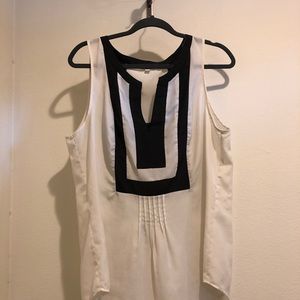 4/$20 🔥 Daniel Rainn pleated blouse